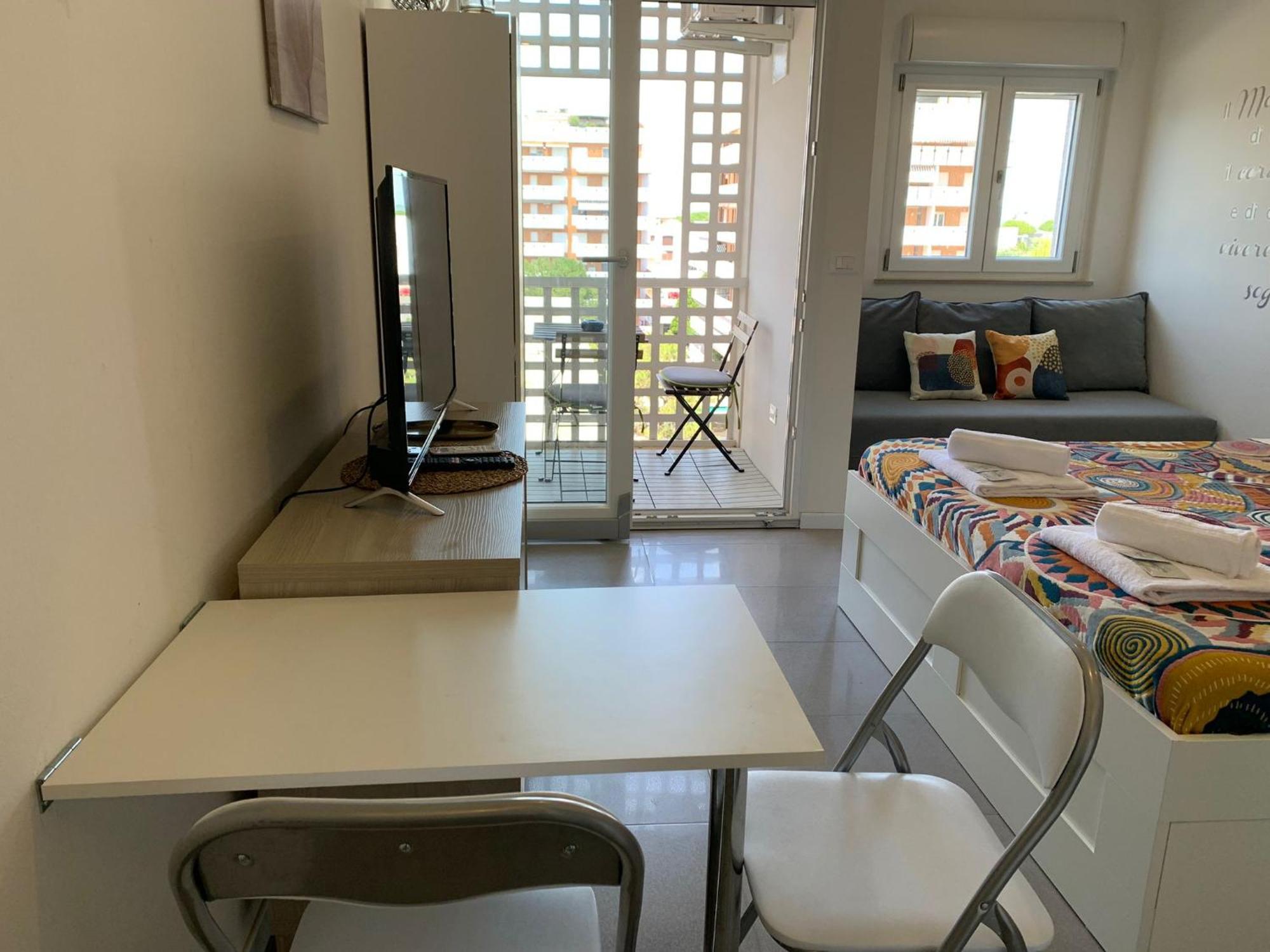 Monolocale Con Terrazza E Cucina Lignano Sabbiadoro Exterior foto